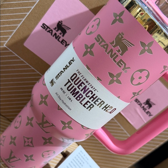 Stanley Pink Patterned Quencher Tumbler - Picture 2 of 5